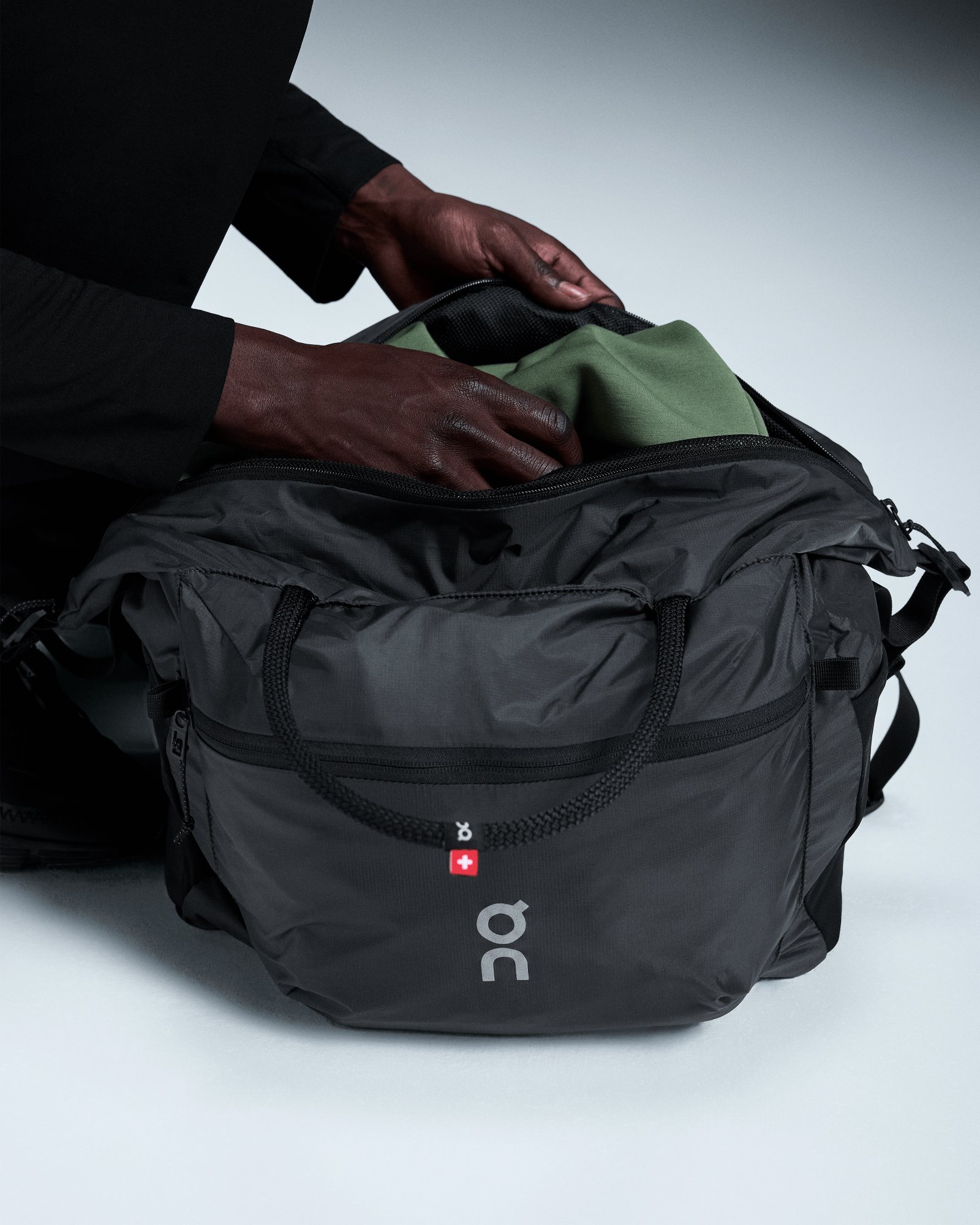 Track Pack 35L Lite | Black | On Canada